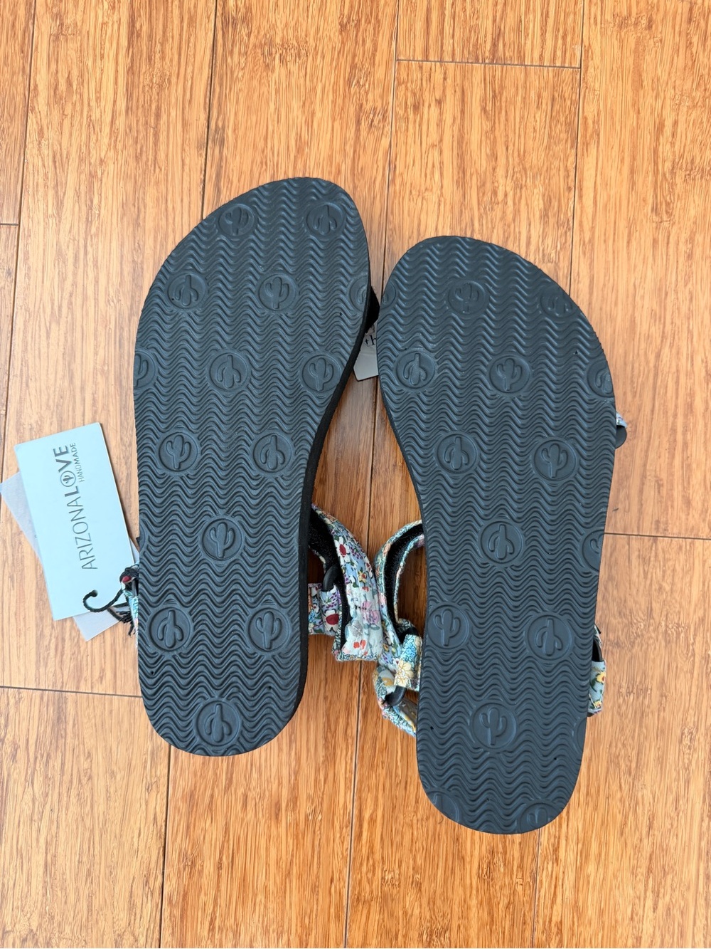 Arizona Love Liberty Print Trekky Sandals – New With Tags – Size 39 - Picture 4 of 4